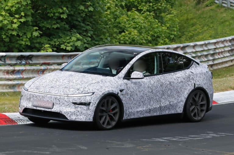 Tesla yangilangan ikkita model prototiplarini sinovdan o‘tkazmoqda