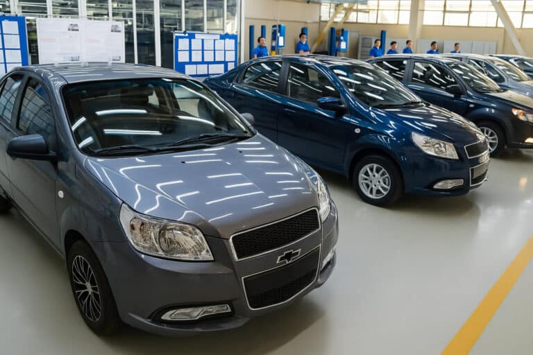 UzAuto Motors avtomobillari energetik ichimlik idishidan qilinadimi: kompaniya izoh berdi