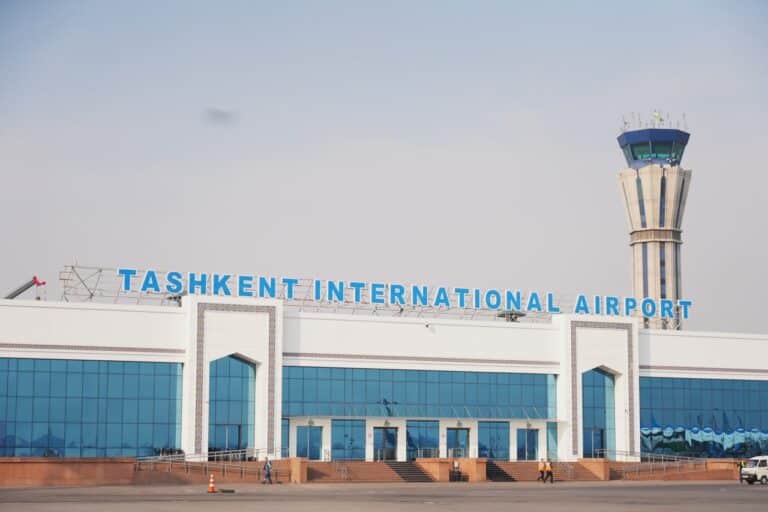 Toshkentdagi kuchli shamol sababli bir nechta samolyotlar aerodromga qo‘na olmadi
