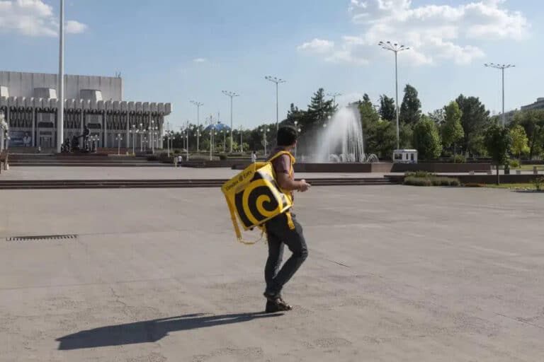 Elektron tijoratda kuryerlik faoliyati tartibi belgilandi