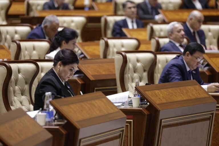 Сенат отменил двойные ставки на импорт