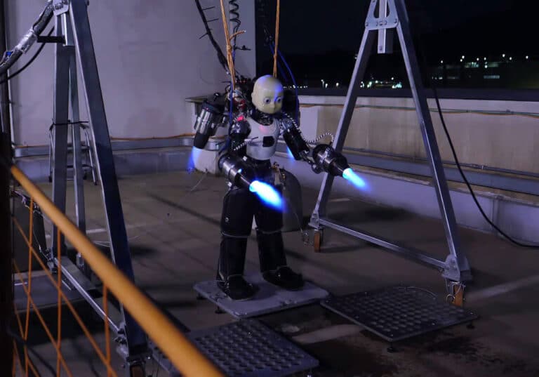 Ucha oladigan iRonCub3 qutqaruv roboti sinovdan o‘tkazildi