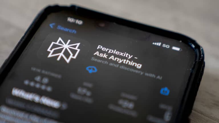Meta va Apple Perplexity sun’iy intellekt startapiga qiziqish bildirmoqda