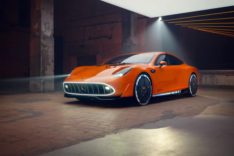 Mercedes «raketa» tezligidagi yangi elektromobilini taqdim etdi — video