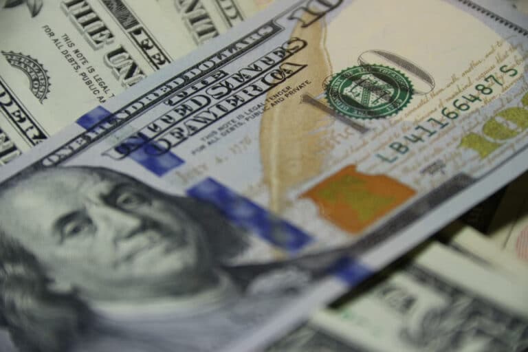 Dollar o‘sishda davom etmoqda