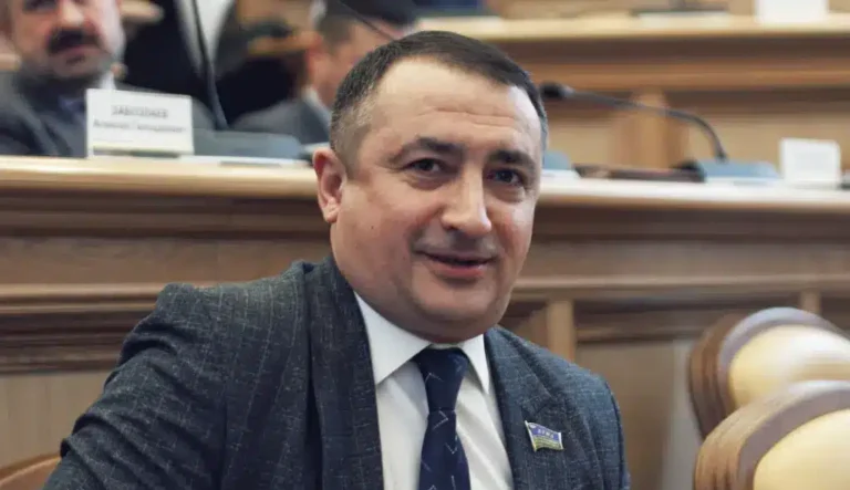 Российского депутата лишили должности после слов о «сибирских корнях» узбеков