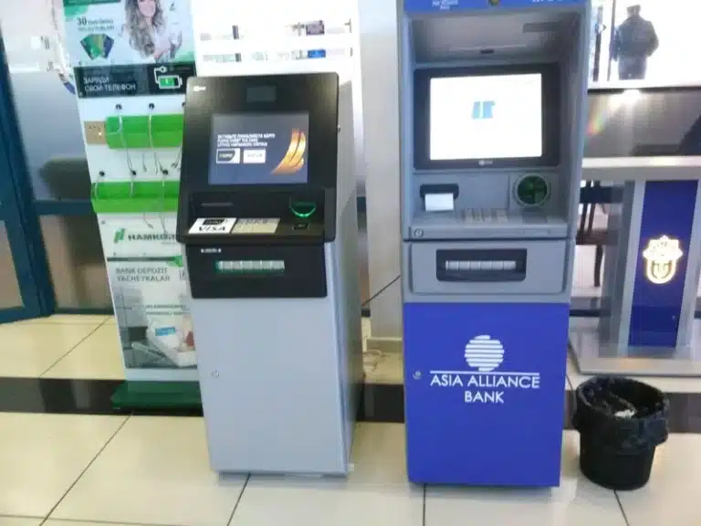 Dam olish kunlari valyuta ayirboshlash va pul o‘tkazmalari uchun qaysi banklar ishlaydi