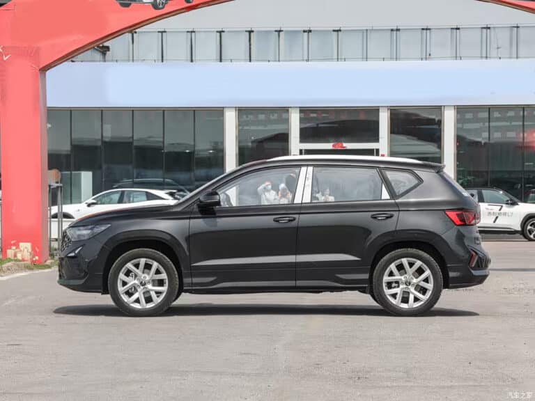 Jetta VS5 2025 с турбомотором и МКПП — один из последних классических SUV на рынке