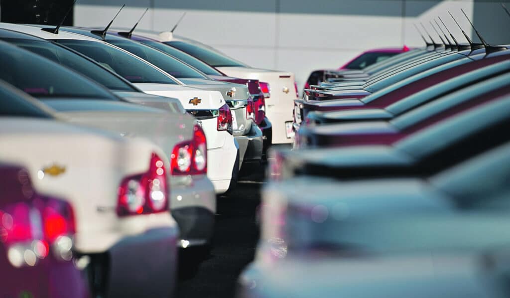 Tadbirkorlar bojxonada qolib ketgan avtomobillarni qayta rasmiylashtirish taklifini berdi