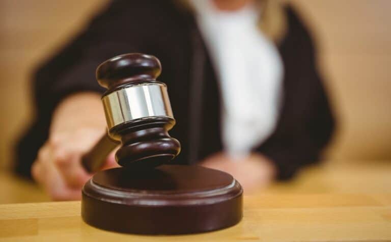 Жителя Ташобласти посадили на 12 лет за изнасилование собственной дочери
