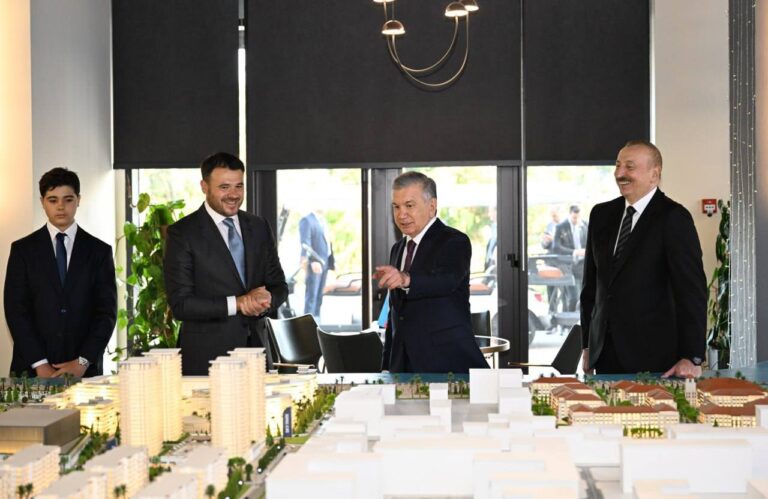 Mirziyoyev va Aliyev “Sea Breeze” sayyohlik majmuasi bilan tanishdi