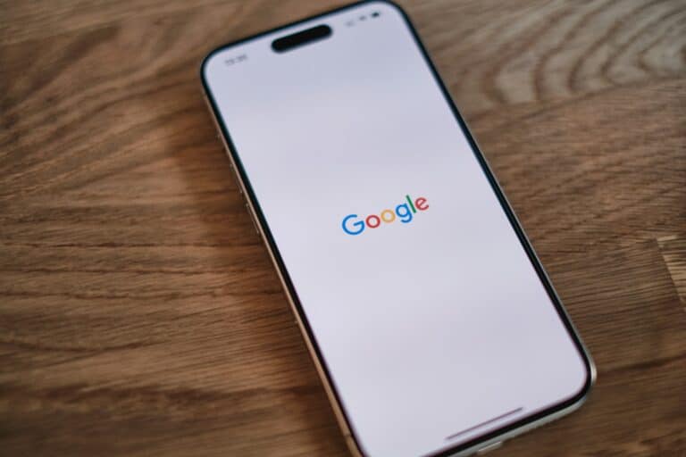Работа с холстом и поиск по видео: Google представил обновление ИИ-функций