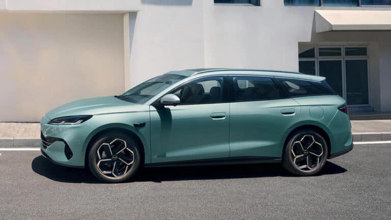 BYD выводит на рынок бюджетный гибридный универсал Seal 06 DM-i Travel Edition — фото, видео и цены