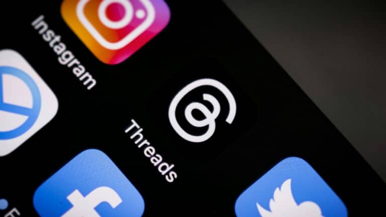 Threads догоняет X по числу активных пользователей