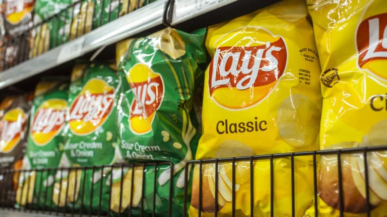 Lay’s va Tostitos sun’iy bo‘yoqlar va ta’m beruvchilarsiz yangi nomda chiqadi