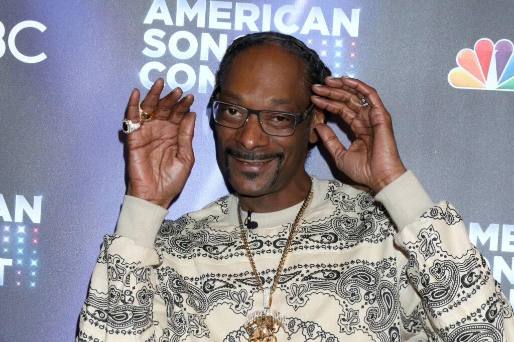 LOS ANGELES - APR 11:  Snoop Dogg at the American Song Contest Week 4 Red Carpet at Universal Studios on April 11, 2022 in Los Angeles, CA