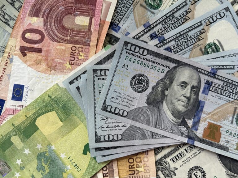 24-iyul kuni xorijiy valyutalarni qaysi banklarda qulay narxda almashtirish mumkin