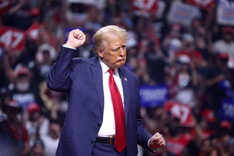 Трамп подпишет закон о бюджете в День Независимости США