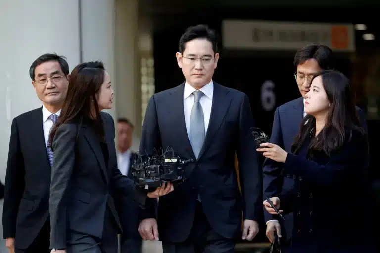 Суд оправдал главу Samsung по делу о мошенничестве