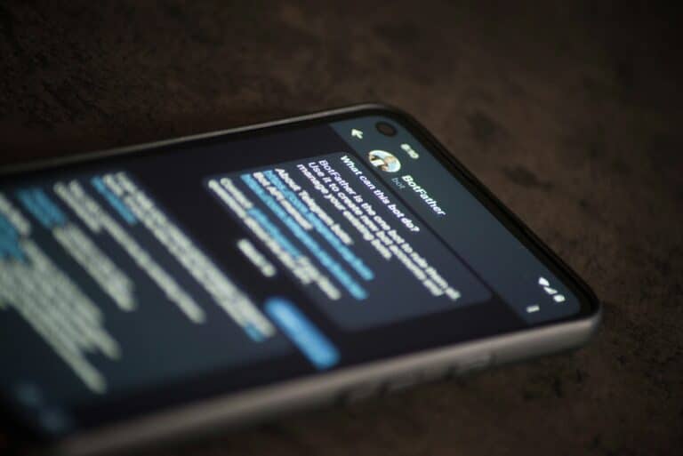 Баг или фича? Telegram предлагает интервью с Дуровым при переводе