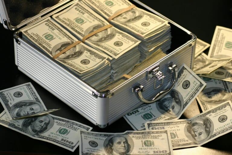 Foreign Currencies Weaken Against UZS