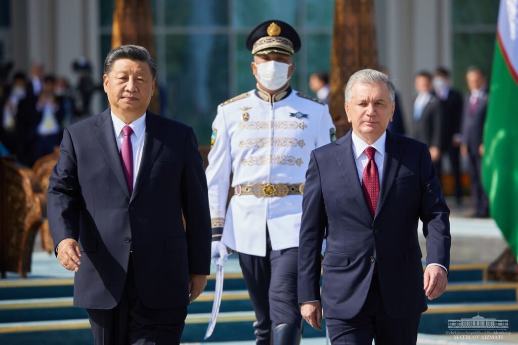 Встреча президента Узбекистана Шавката Мирзиёева и председателя ЕНР Си Цзиньпина