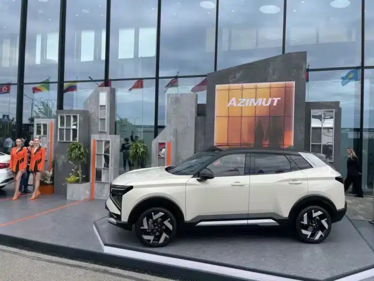 Lada Azimut avtomobili ekspert tadqidiga uchradi