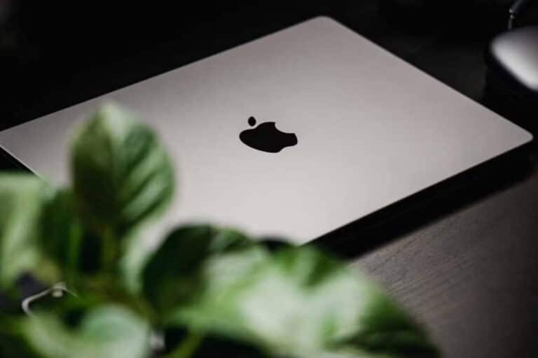 Apple arzonroq MacBook modelini taqdim etadi