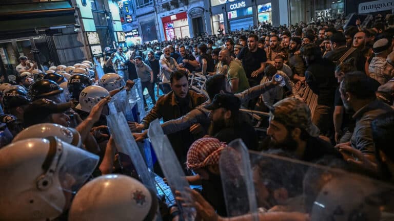 Muhammad va Muso payg‘ambarlar tasviri sababli LeMan jurnali karikaturachilari hibsga olindi