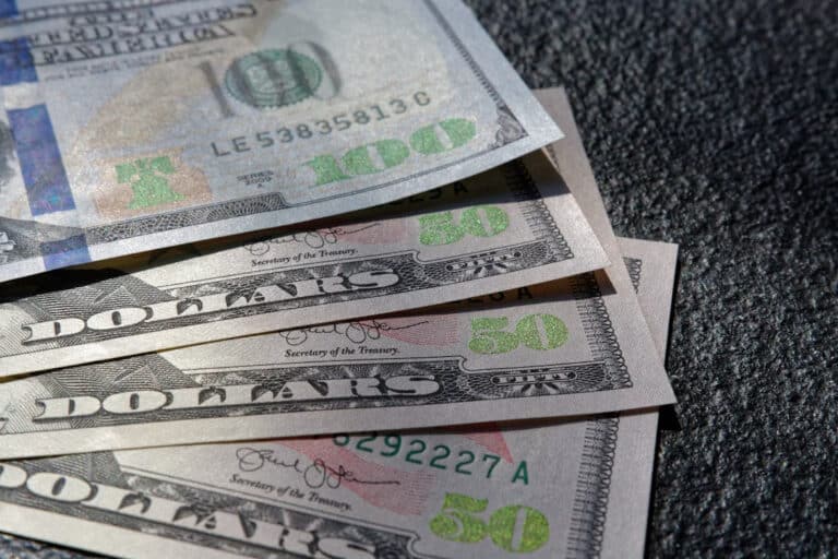 Dollar keskin pasaydi