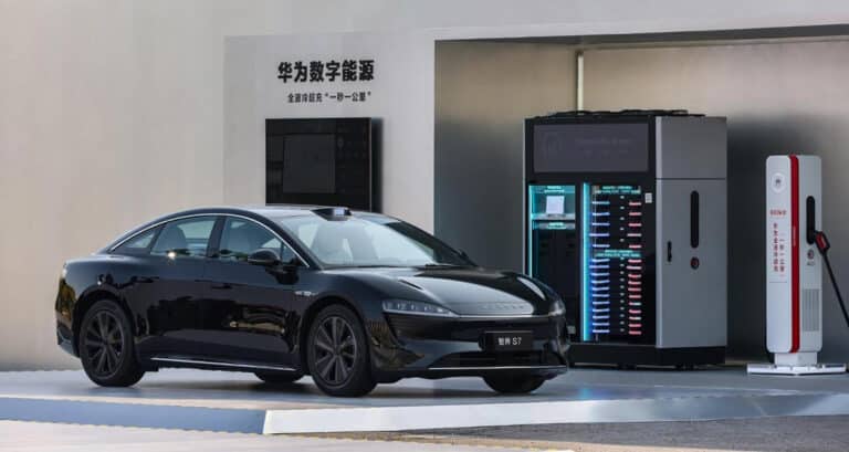 Huawei elektromobillar uchun uzoq masofaga moʻljallangan akkumulyatorni taqdim etdi