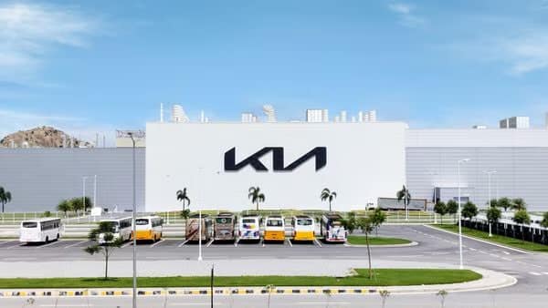 Kia kompaniyasi yarim yilda 400 mingdan ortiq avtomobil sotdi