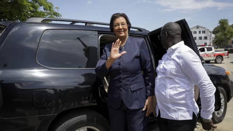 Surinamda ilk bor ayol prezident saylandi