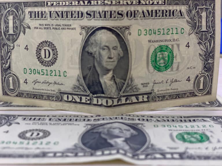 Dollar haftani o‘sish bilan boshladi