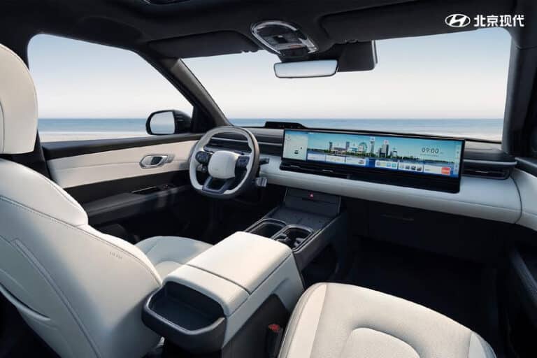 Hyundai kompaniyasi Elexio SUV’ning ichki ko‘rinishini e’lon qildi — foto