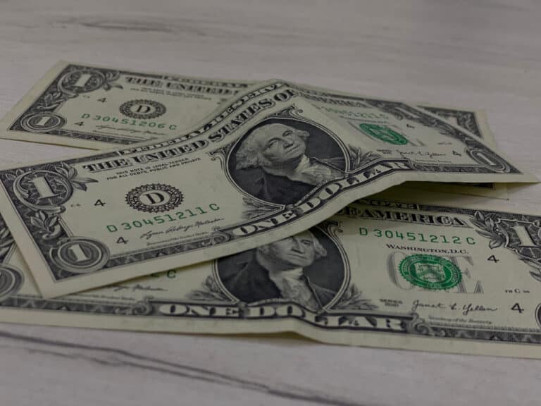 Dollar o‘sishda davom etmoqda