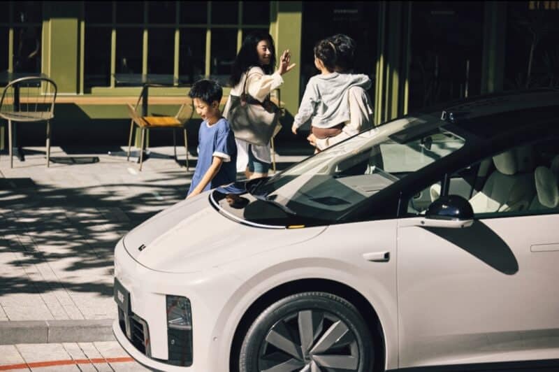 Li i8 elektromobili