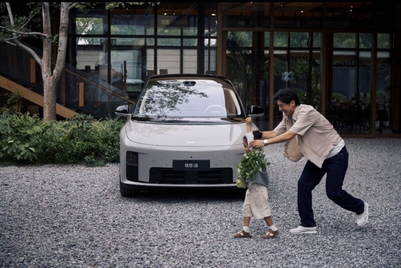 Li i8 elektromobili
