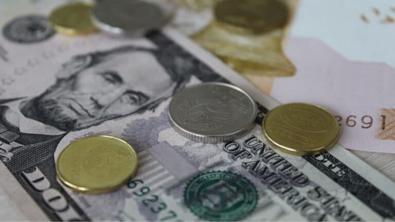 Top Currencies Weaken Against Uzbek Soum