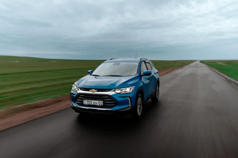 Chevrolet Tracker avtomobilining qo‘shni davlatlarda narxi qanday