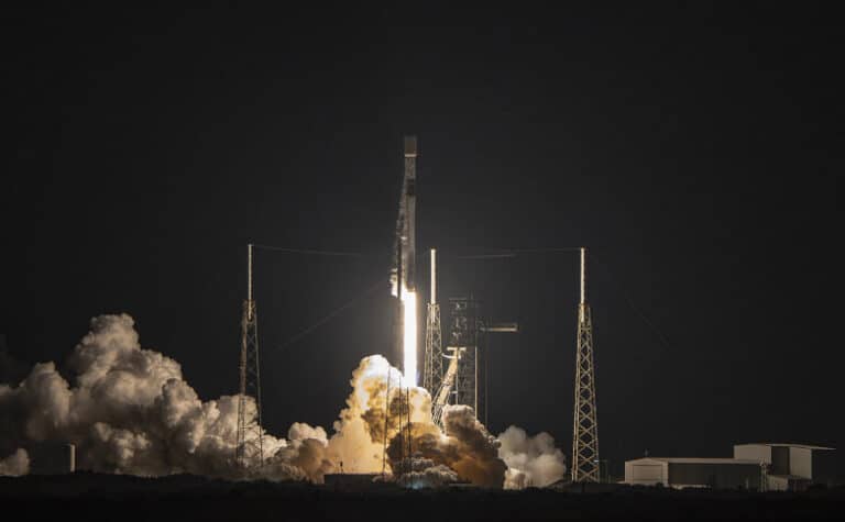 SpaceX orbitaga to‘rt tonnalik «kosmik smartfon» uchirdi