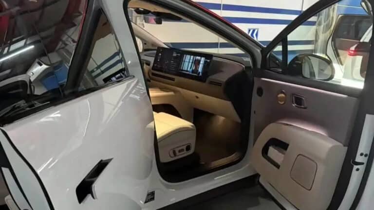 Olti o‘rinliqli Li i8 elektromobilining suratlari tarqaldi — foto