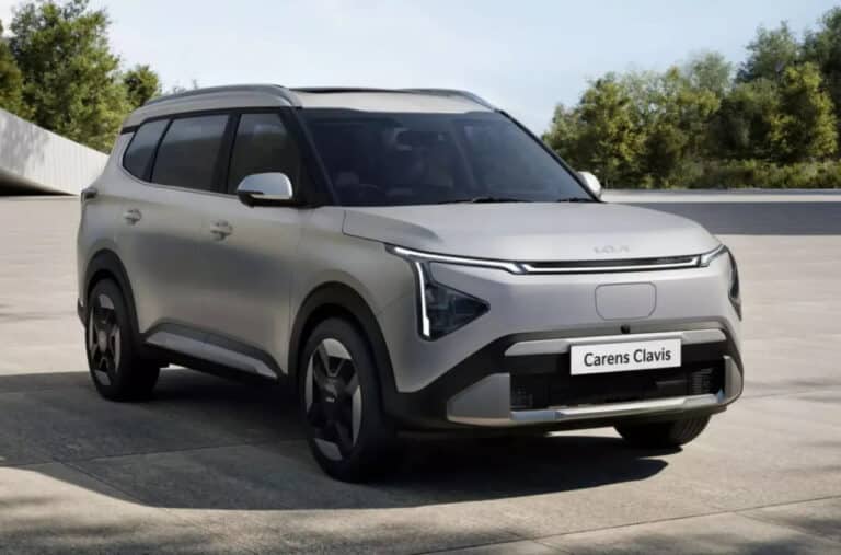 Kia Carens Clavis elektromobilini taqdim etdi – foto