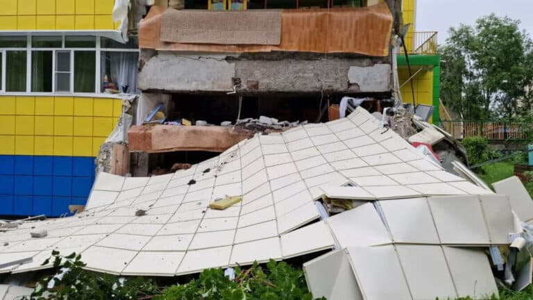Magnitude 8.8 Earthquake Near Russia’s Kamchatka Sparks Pacific-Wide Tsunami Warnings