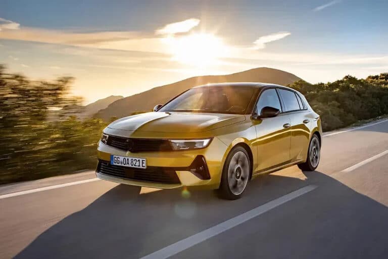 Yevropada yangilangan Opel Astra va Astra Sports Tourer taqdim etildi
