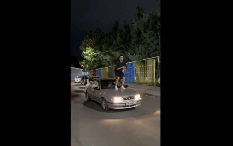 ГУВД прокомментировало танец парня на капоте движущегося авто