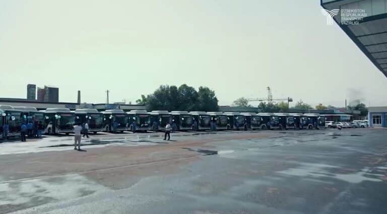 В Алмалык доставили 26 новых автобусов
