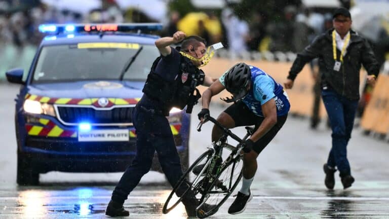 Tour de France: CRS Tackles Cyclist Trying to Cross Finish Line Ahead of Riders in Valence
