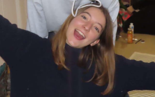 Prince William and Prince Harry’s Cousin Rosie Roche Dies Aged 20