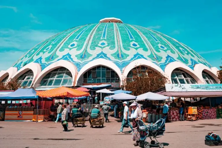 Kursiv Guide: How to pay when traveling to Uzbekistan?